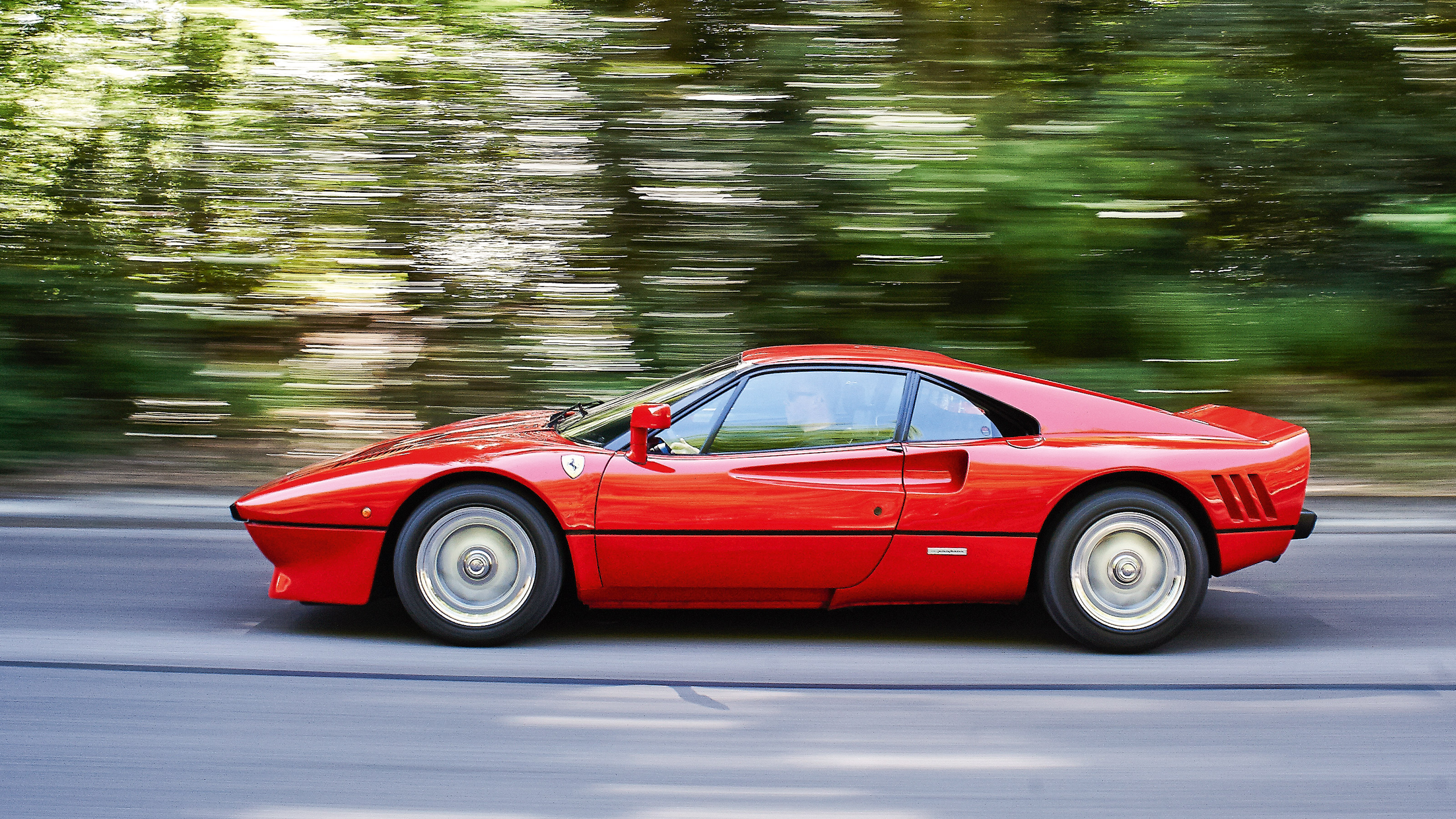 Ferrari F40 vs 288 GTO - turbocharged icons go head-to-head | evo